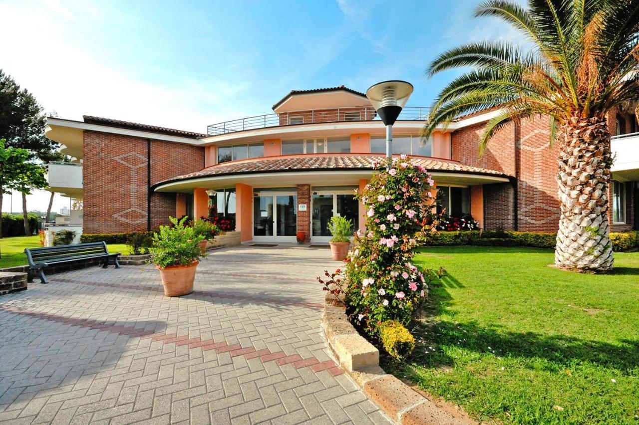 Apartment In Cecina Mare With Outdoor Pool Marina di Cecina Exteriér fotografie